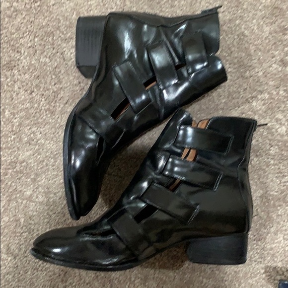 SOLD….Patent leather ankle booties - Picture 2 of 5